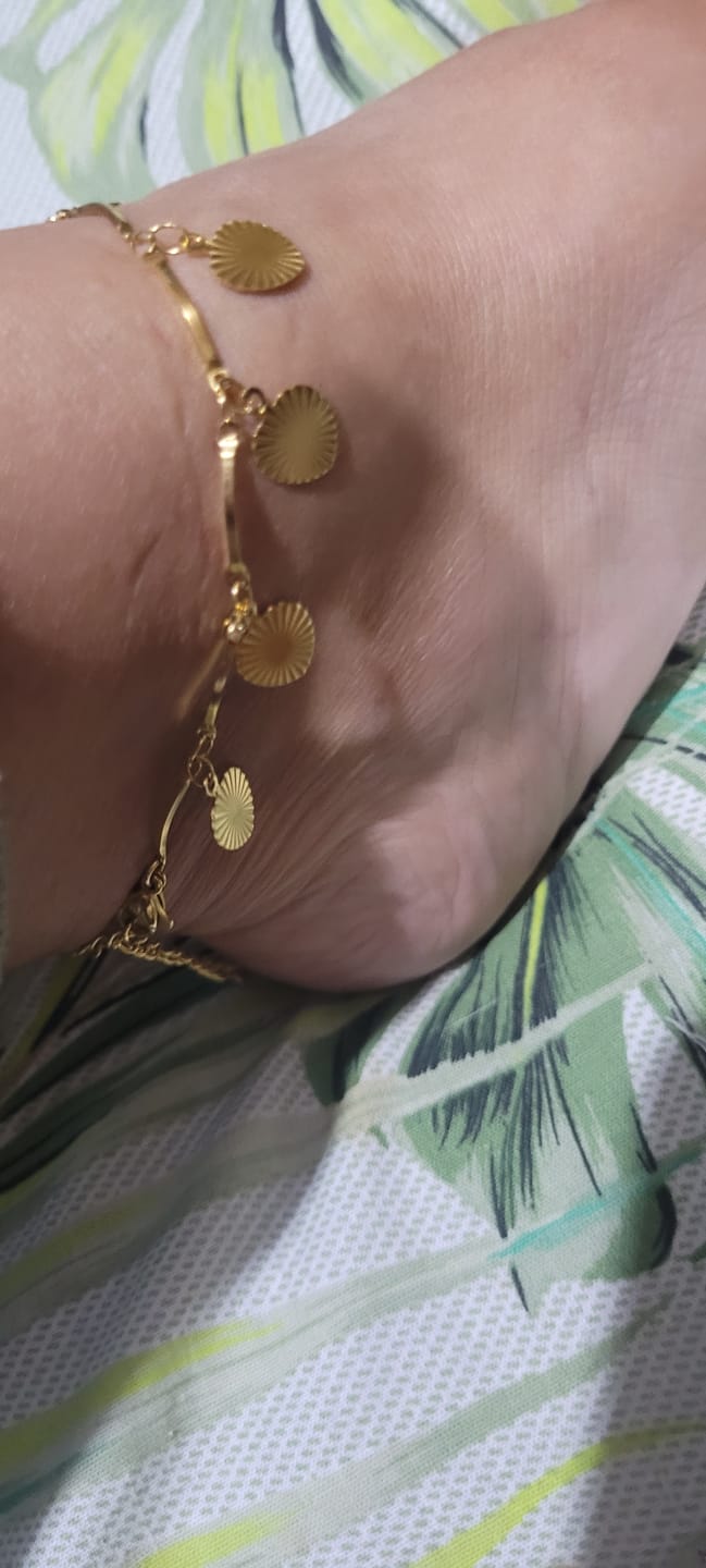 Customer photo review of Tornozeleira Conchas Banhado em Ouro 18K