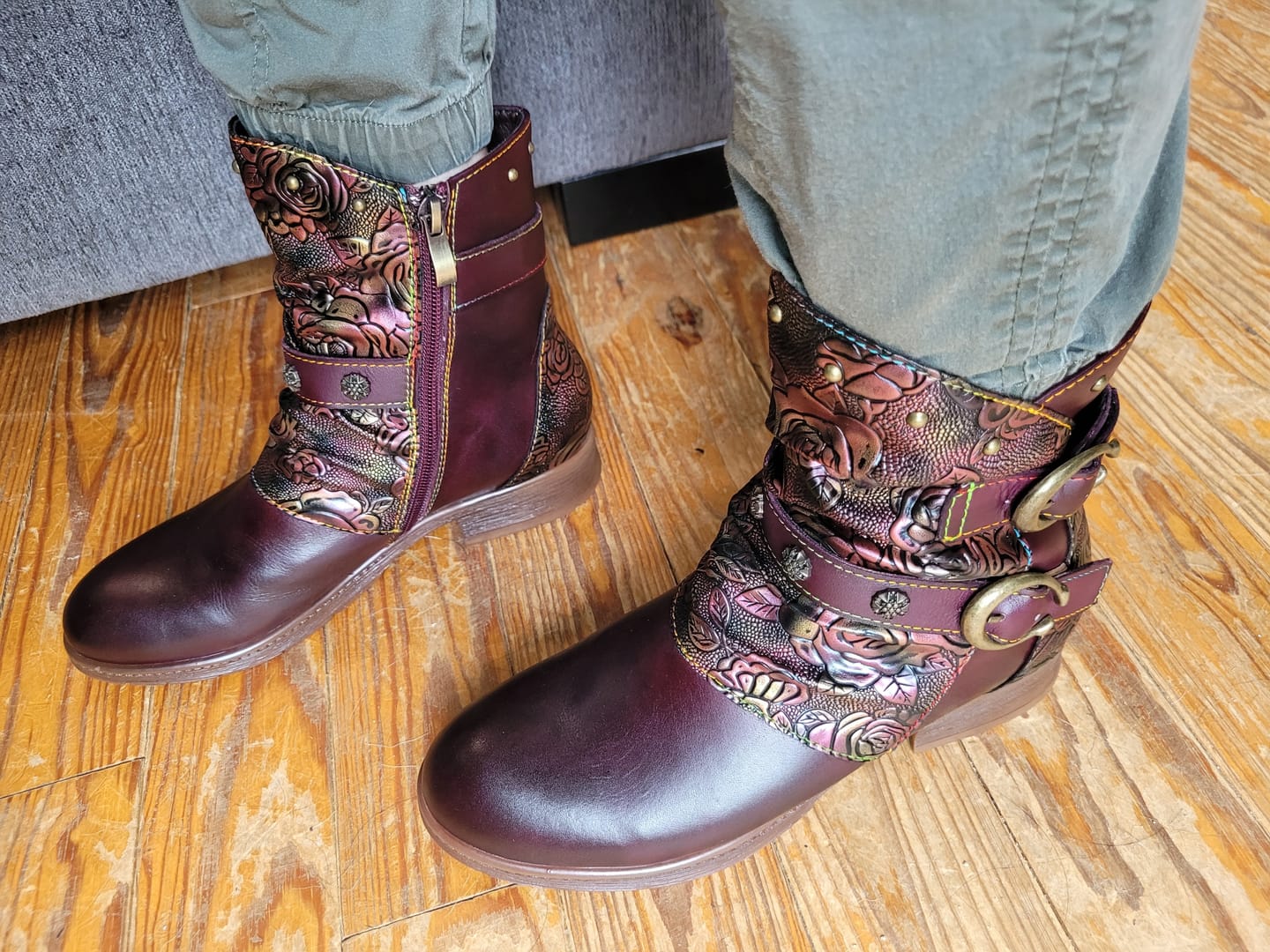 Customer photo review of Retro Painted Buckle Flat Shoes