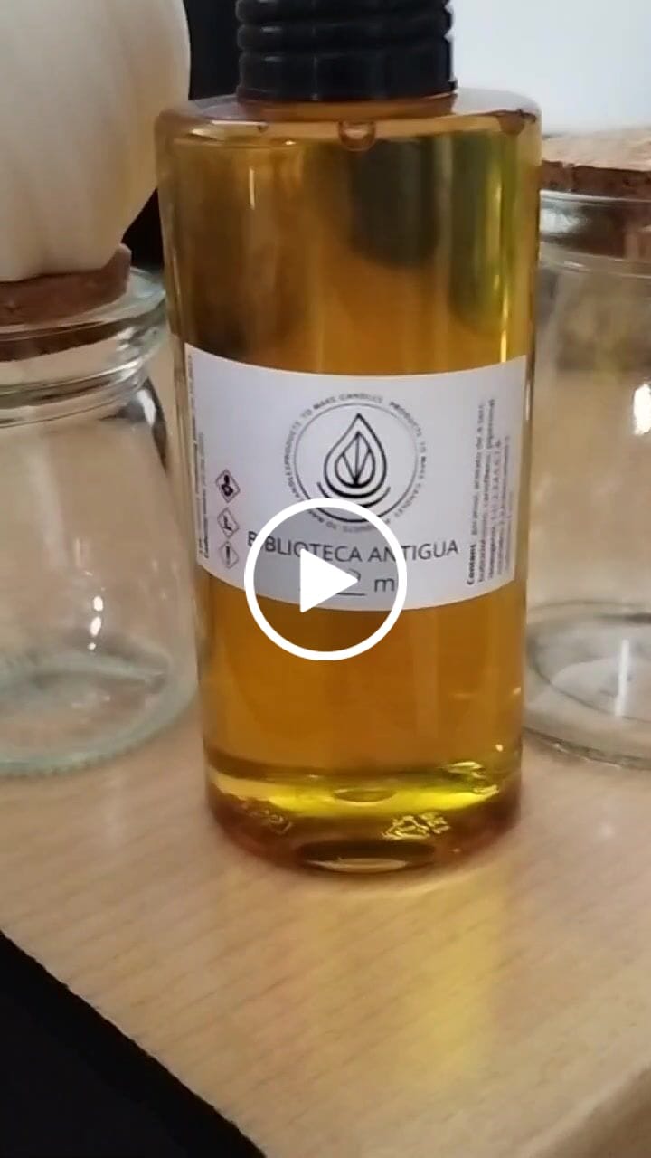 Customer video review of Fragancia BIBLIOTECA ANTIGUA