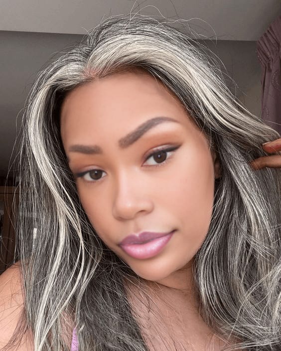 Customer photo review of Luvwin 13x4 Salt And Pepper White Money Piece Loose Wave Layered Cut Wig