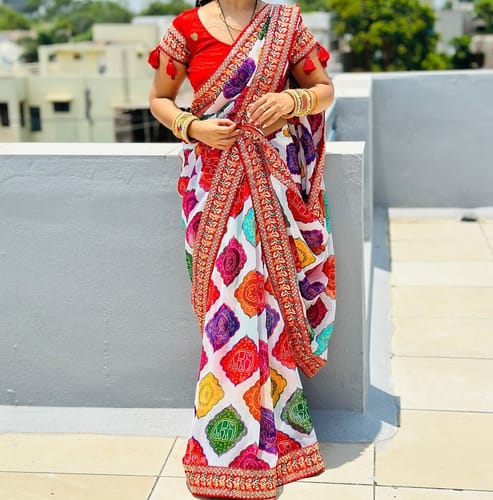 Customer photo review of White Bandhani Printed Georgette Saree