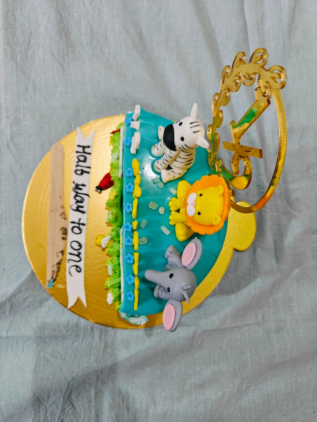 Customer photo review of Half Jungle Design Cake