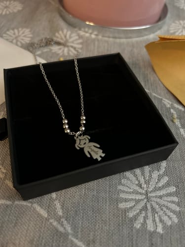 Customer photo review of Ogrlica: Family Bond