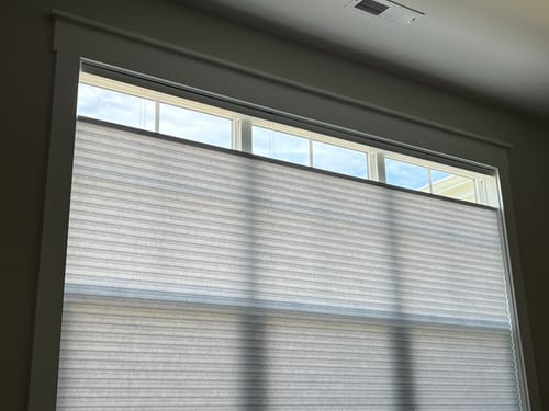 Customer photo review of SmartWings Motorized Light Filtering Levitate Cellular Shades Nowa