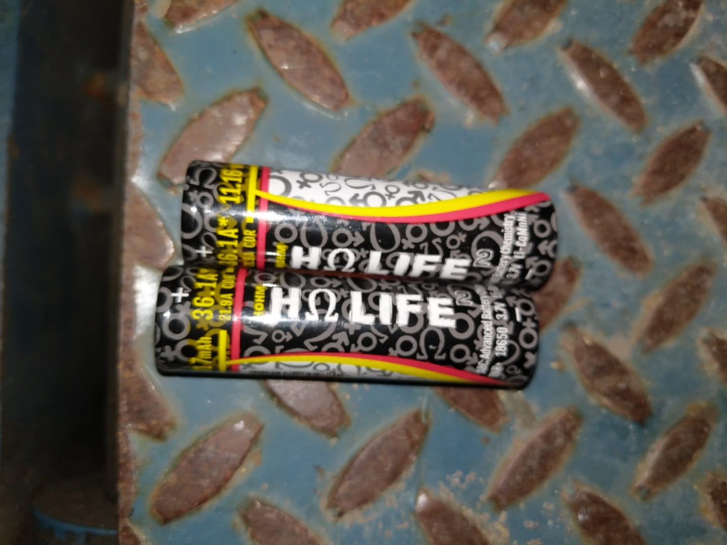 Customer photo review of Hohm Tech Life V4 18650 3015mAh 22.1A Battery