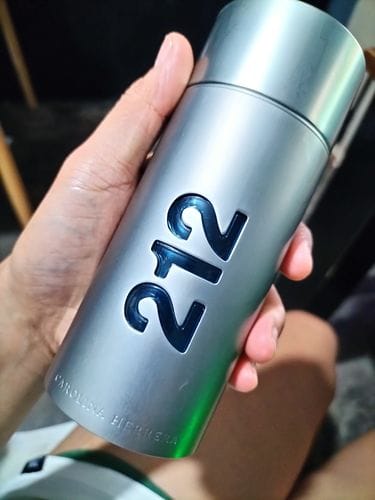 Customer photo review of Carolina Herrera 212 Men NYC 100ml