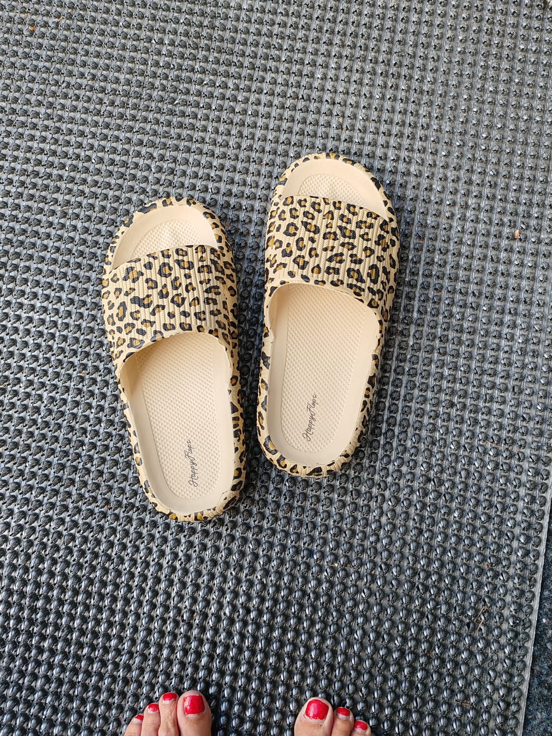 Customer photo review of HappyFlops Limited Editions