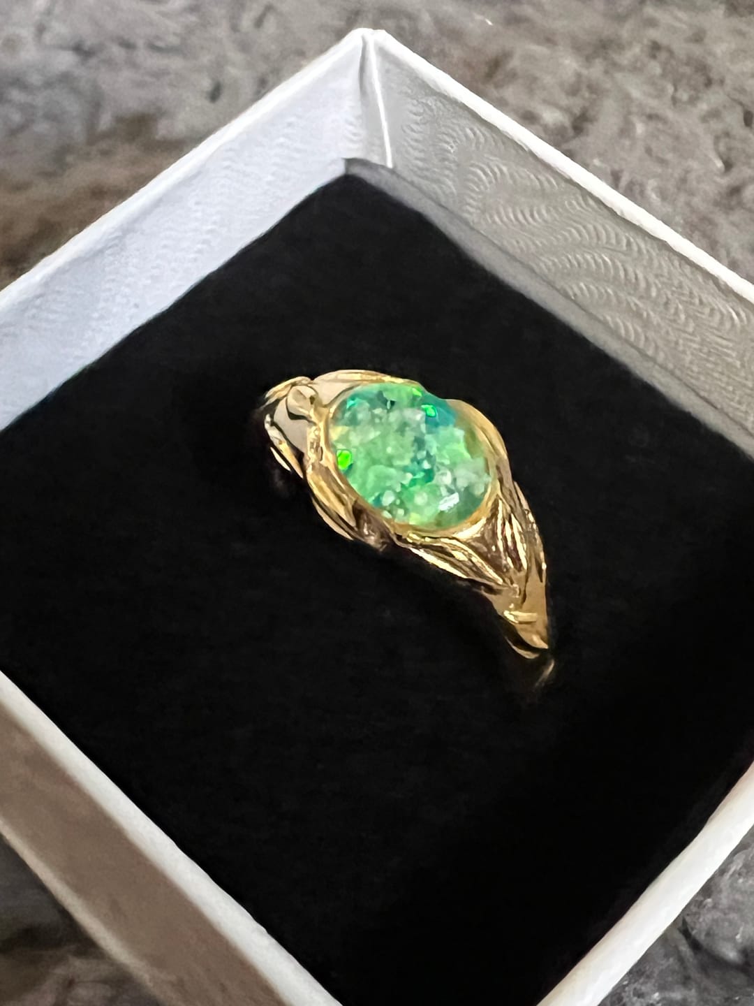 Customer photo review of Leaf Cremation Ring with Cremation Ashes