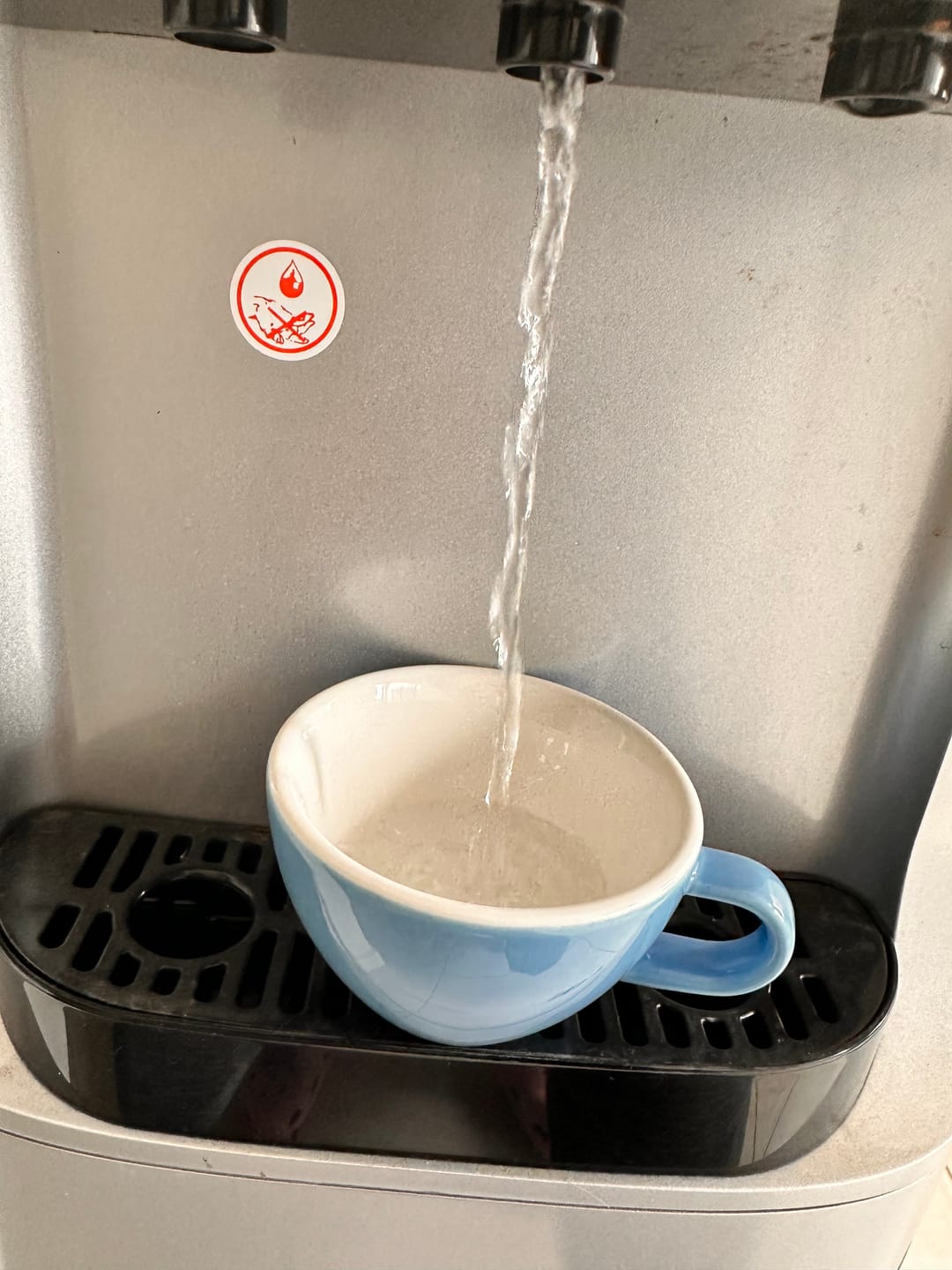 Customer photo review of AcquaBox ®️ 20L Mineral Water AcquaCooler Refill