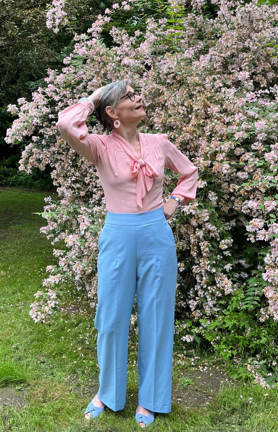 Customer photo review of Billie højtaljede bukser i lys himmelblå