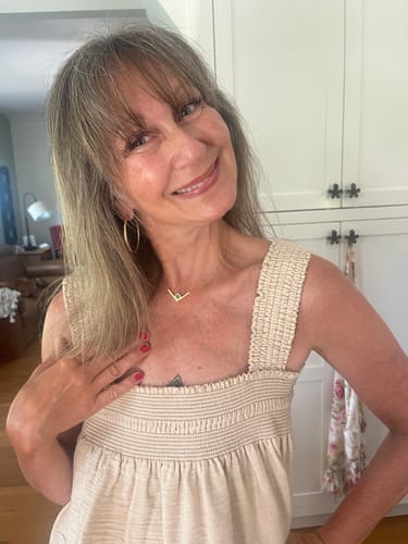 Customer photo review of V Shiny Necklace