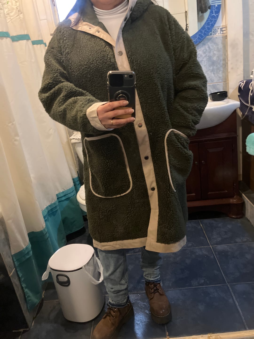 Customer photo review of Abrigo Chiporro Largo con Gorro Verde