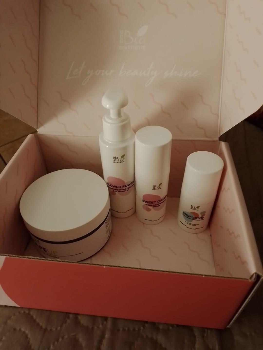 Customer photo review of V Skincare Kit