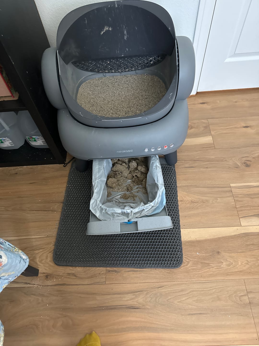 Customer photo review of 2 Rolls Replaced Waste Bags for Neakasa M1