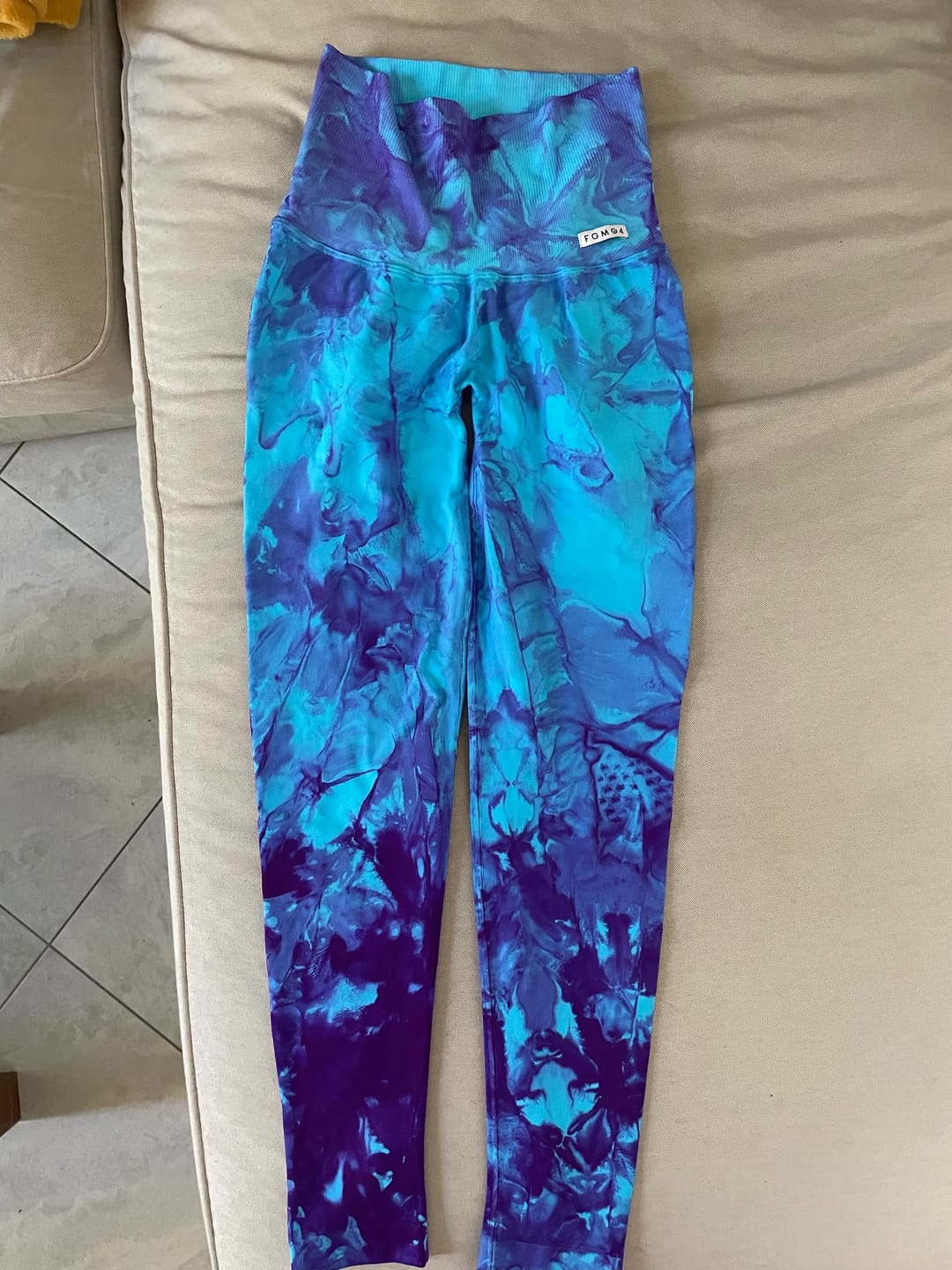 Customer photo review of Leggings Maltinto Caos Azzurro Viola