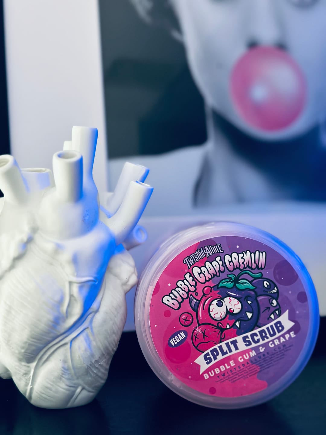 Customer photo review of Bubble Grape Gremlin Split Scrub (Bubble Gum & Grape)
