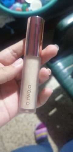 Customer photo review of O.TWO.O HIGH COVERAGE LIQUID CONCEALER