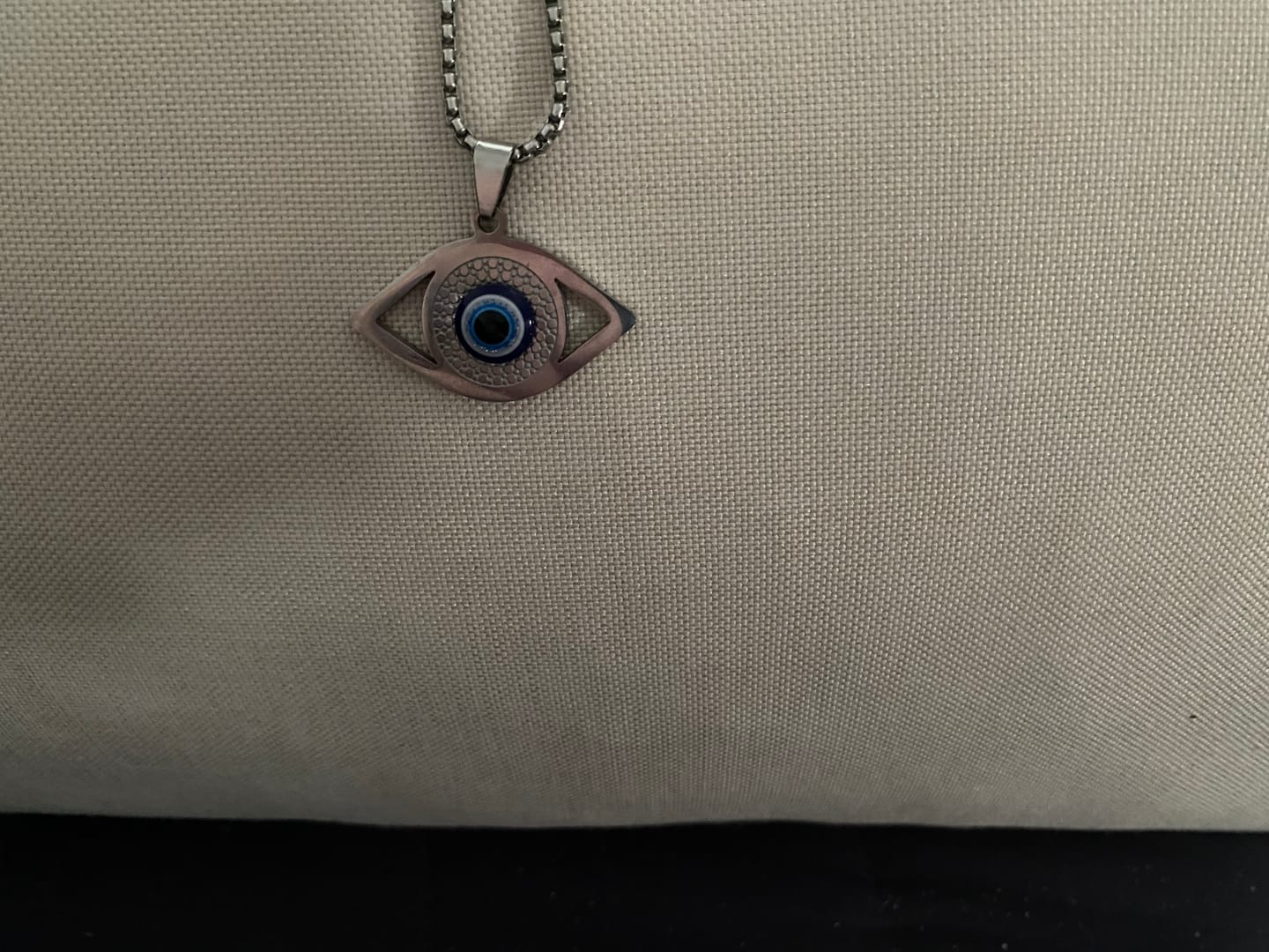 Customer photo review of Pendentif Oeil Bleu - Protection du Mauvais Oeil