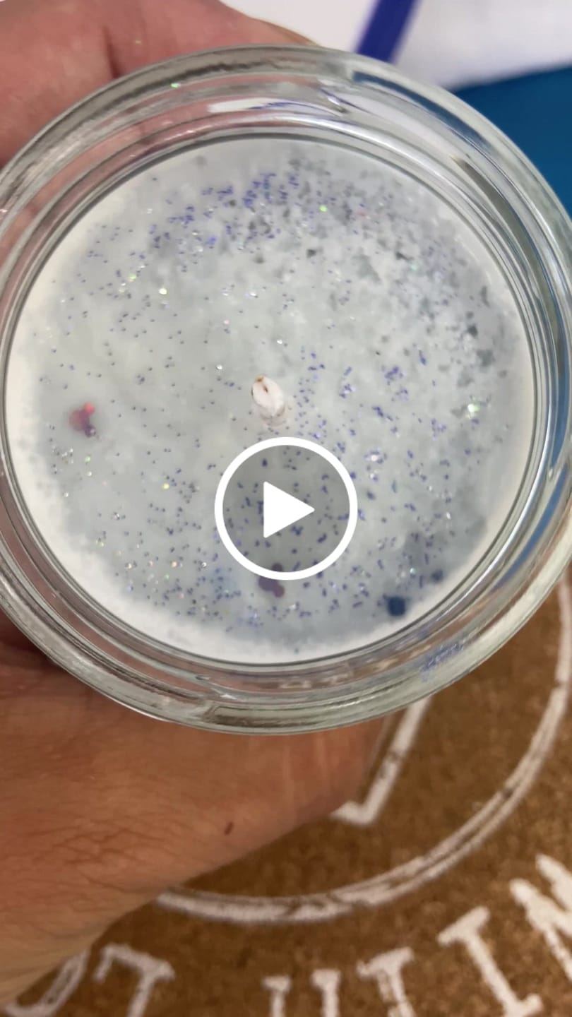 Customer video review of Fragancia WINTER ESSENCE