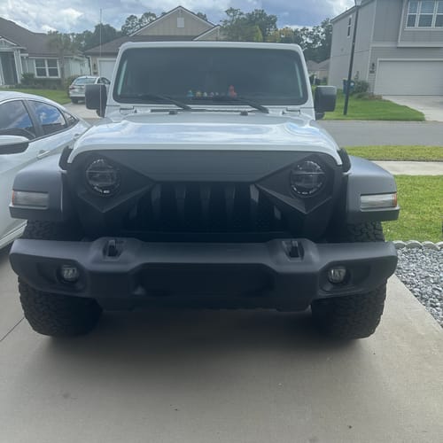 Customer photo review of Demon Grille w/ Mesh - Matte Black for 18-23 Jeep Wrangler JL & Gladiator JT w/o TrailCam