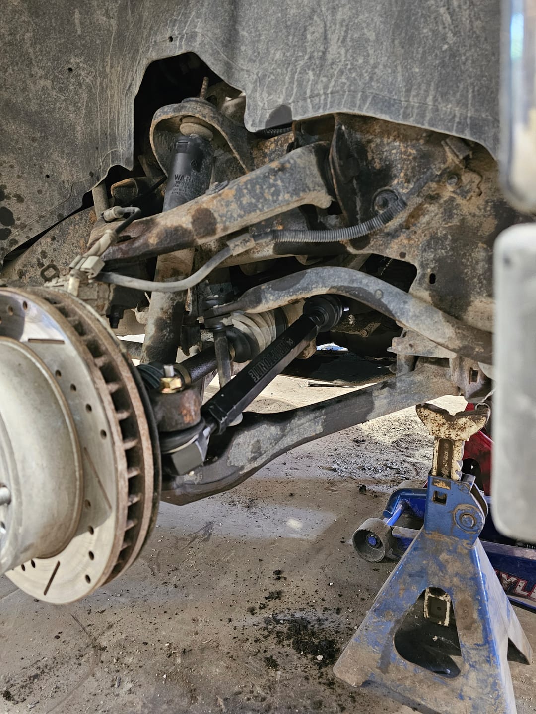 Customer photo review of 2001-2010 Duramax Death Grip Outer Tie Rods (KRTR10)