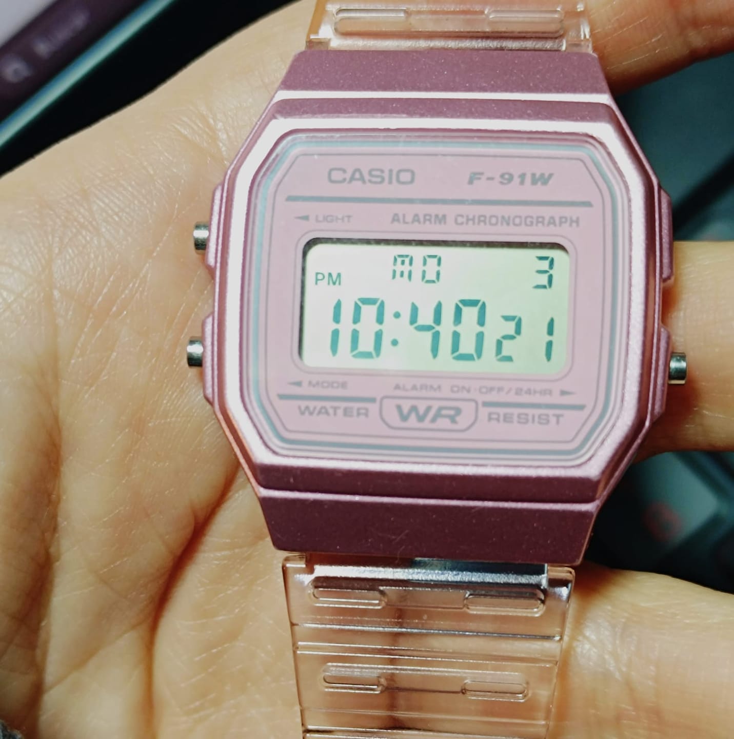 Customer photo review of Reloj Casio Vintage F-91WS-4D Rosado Transparente