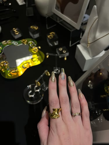 Customer photo review of Unique 18k Gold Ring