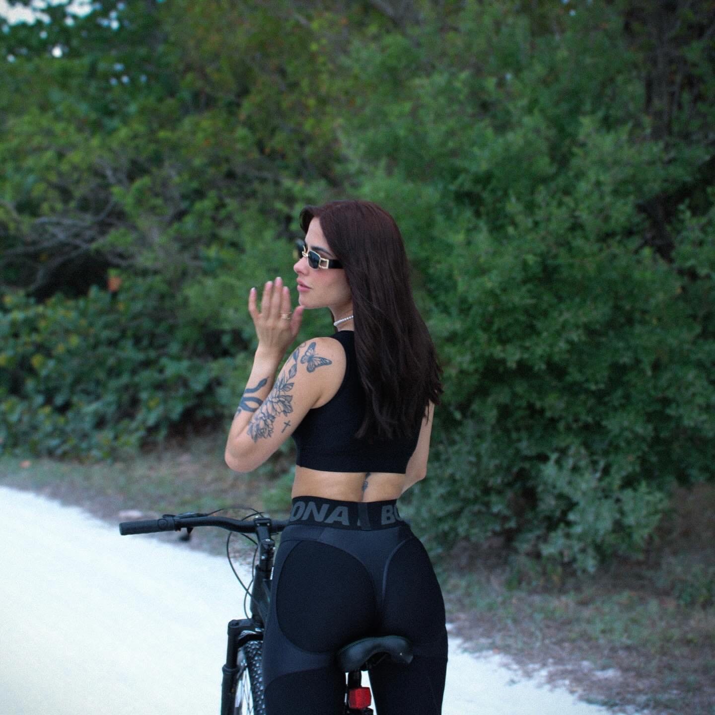 Customer photo review of Leggings Extra Sex Push-Up LYC Black Skin
