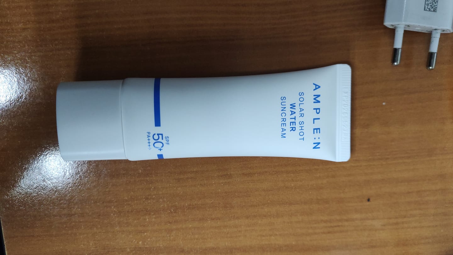 Customer photo review of Protector Solar SPF 50PA++++ Crema Gel Ácido Hialurónico 40ml AMPLEN