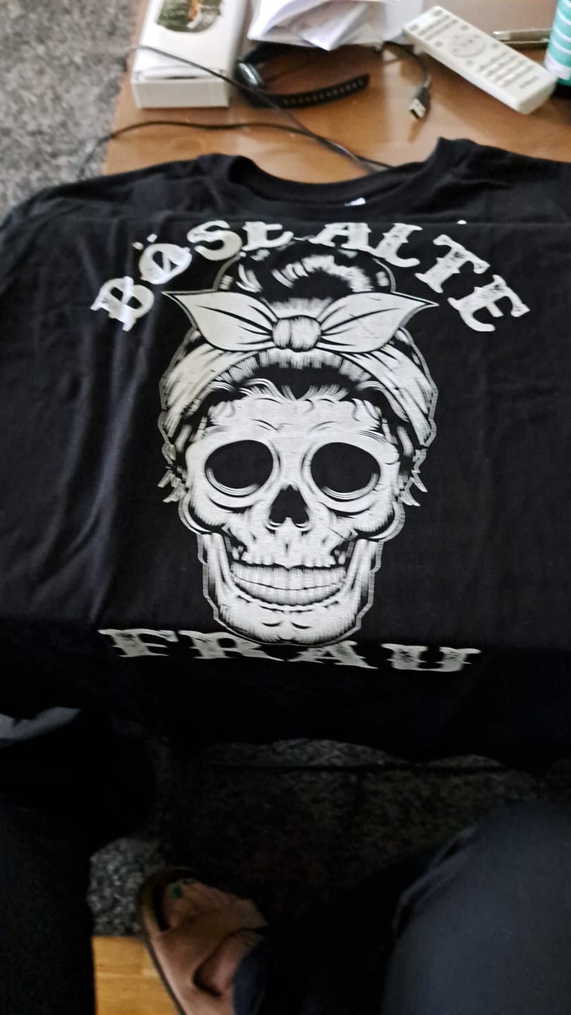 Customer photo review of Böse alte Frau - Damen T-Shirt