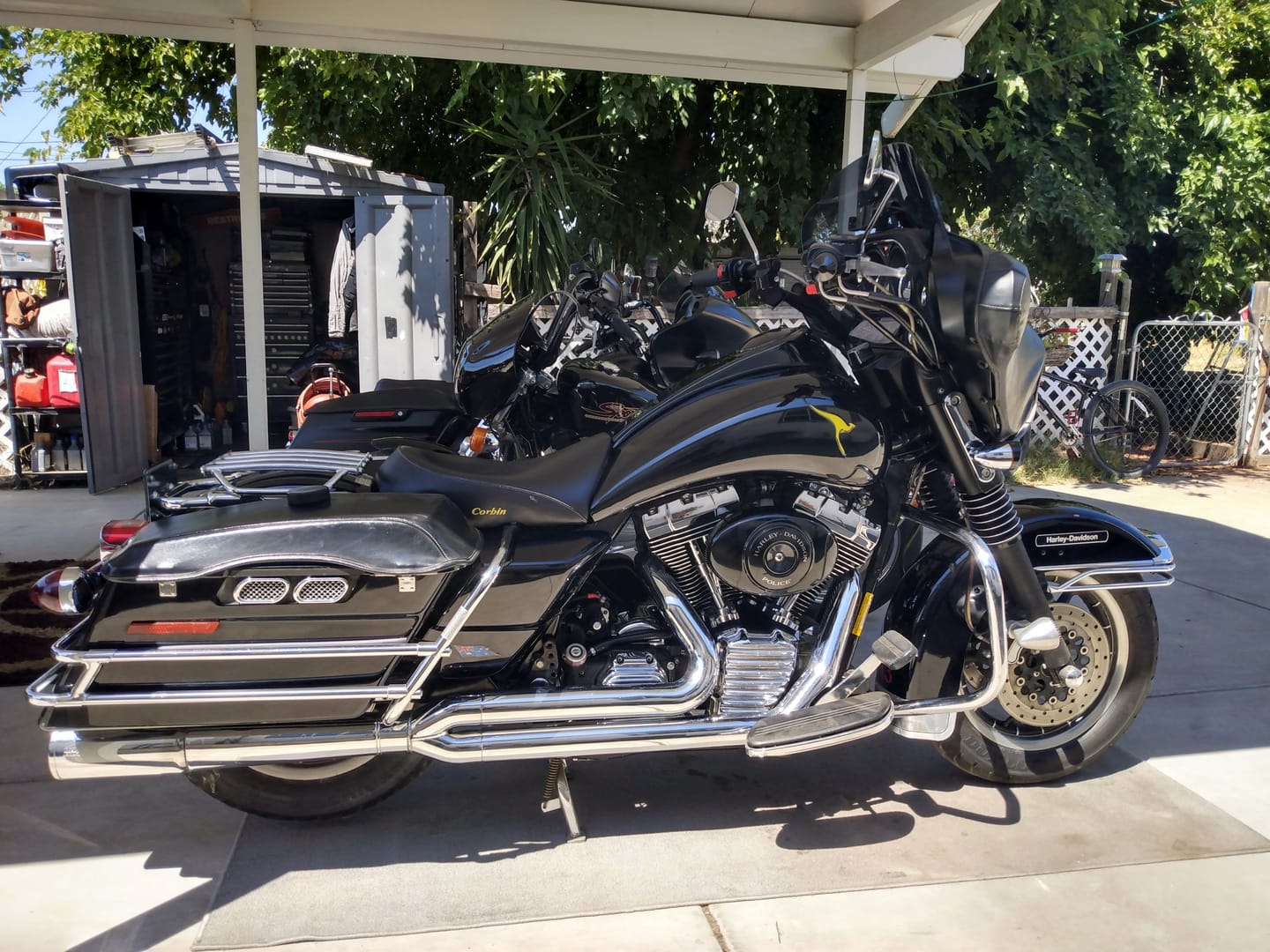 Customer photo review of Custom Chrome 7 Gallon Stretched Gas Tank With Raw Dash Fit For Harley 03-07 FLT EFI Touring