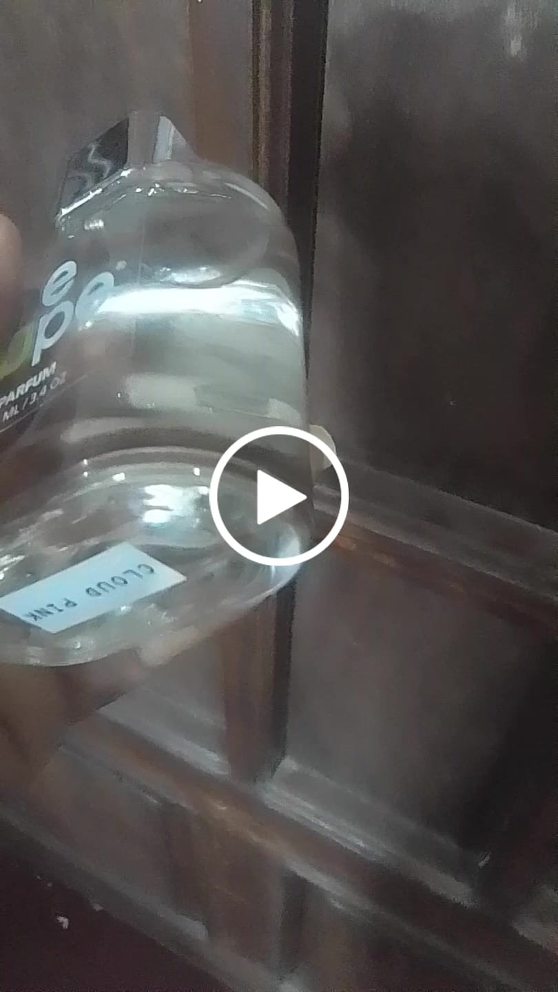 Customer video review of Perfume inspirado en Cloud Pink de Ariana Grande
