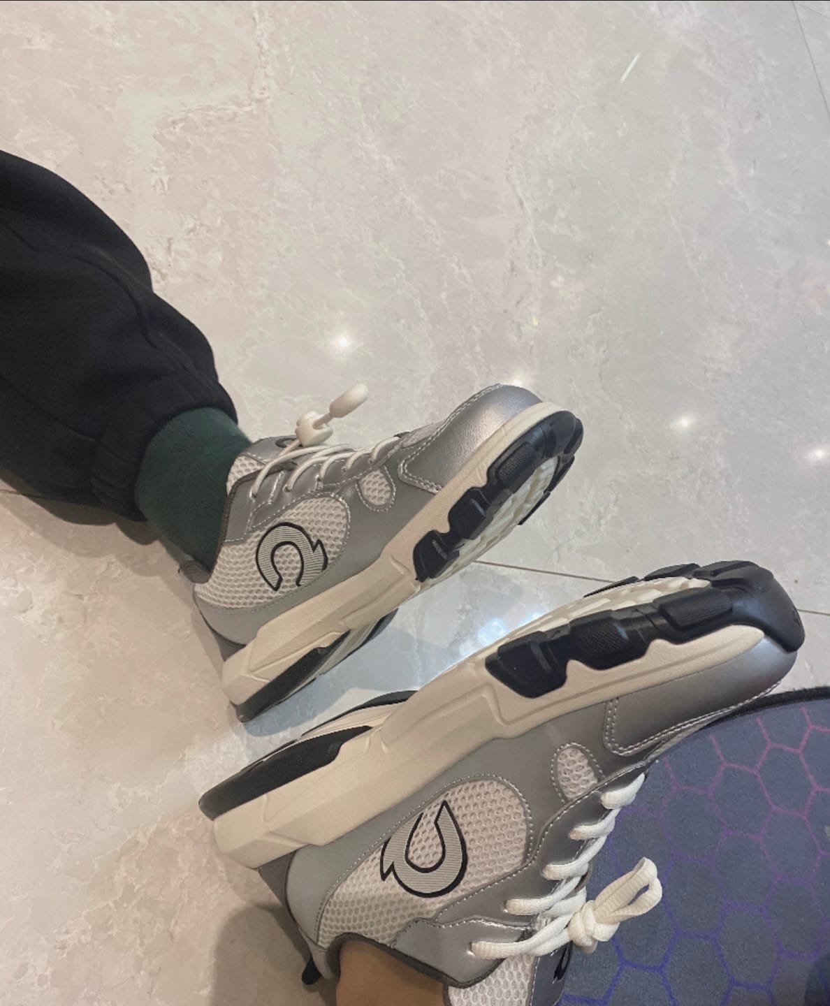 Customer photo review of MovingFree Super Light Sneaker 5.0