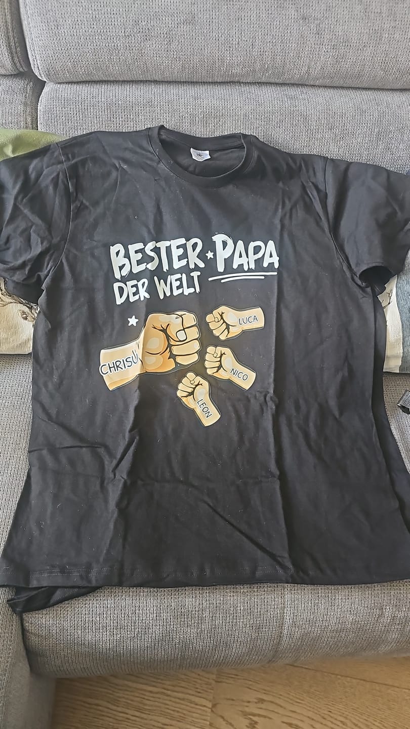Customer photo review of Bester Papa Ever - Personalisiertes T-Shirt für Papa dunkel