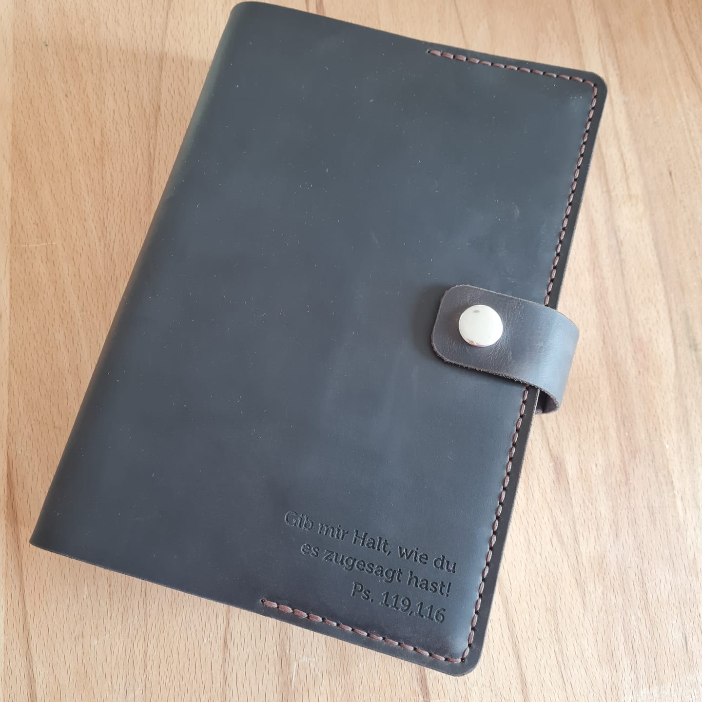 Customer photo review of Bibelhülle "Basic+" · echtes Leder · Individuelle Größen · handmade Bibelhülle nach Maß · optionale Gravur