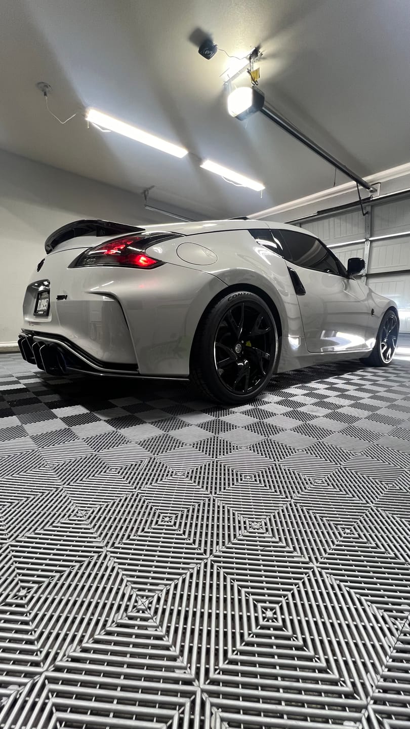 Customer photo review of High Glossy Gainsboro Gray Vinyl Wrap