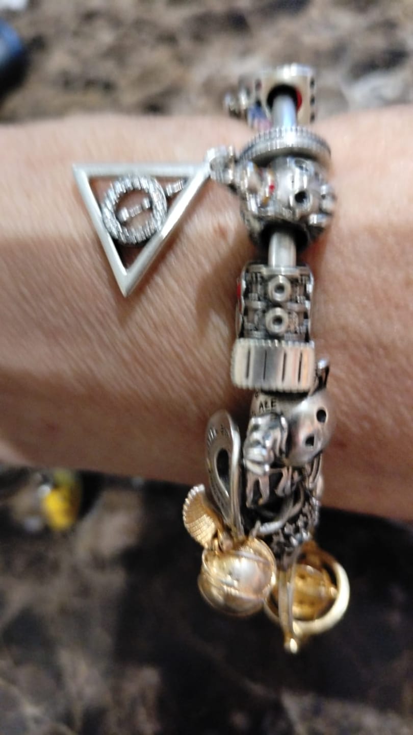 Customer photo review of Charm Reliquias de la Muerte