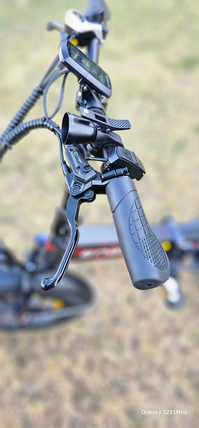 Customer photo review of Logan Bike Disc Brake Kit, Aluminum Front and Rear Caliper, Full Aluminum Alloy Bicycle Brake Lever, 160/180mm Rotor