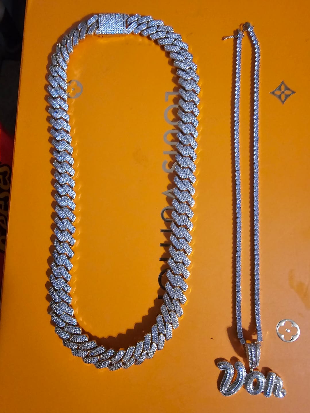 Customer photo review of 20mm 3 Row Prong Cuban Chain