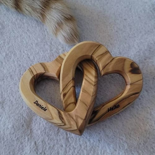 Customer photo review of Verschlungene Holz Herzen mit Gravur