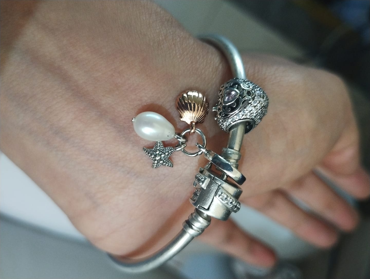 Customer photo review of Charm Conchita de Mar con Perla