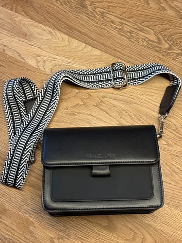 Customer photo review of VALDA - BLACK