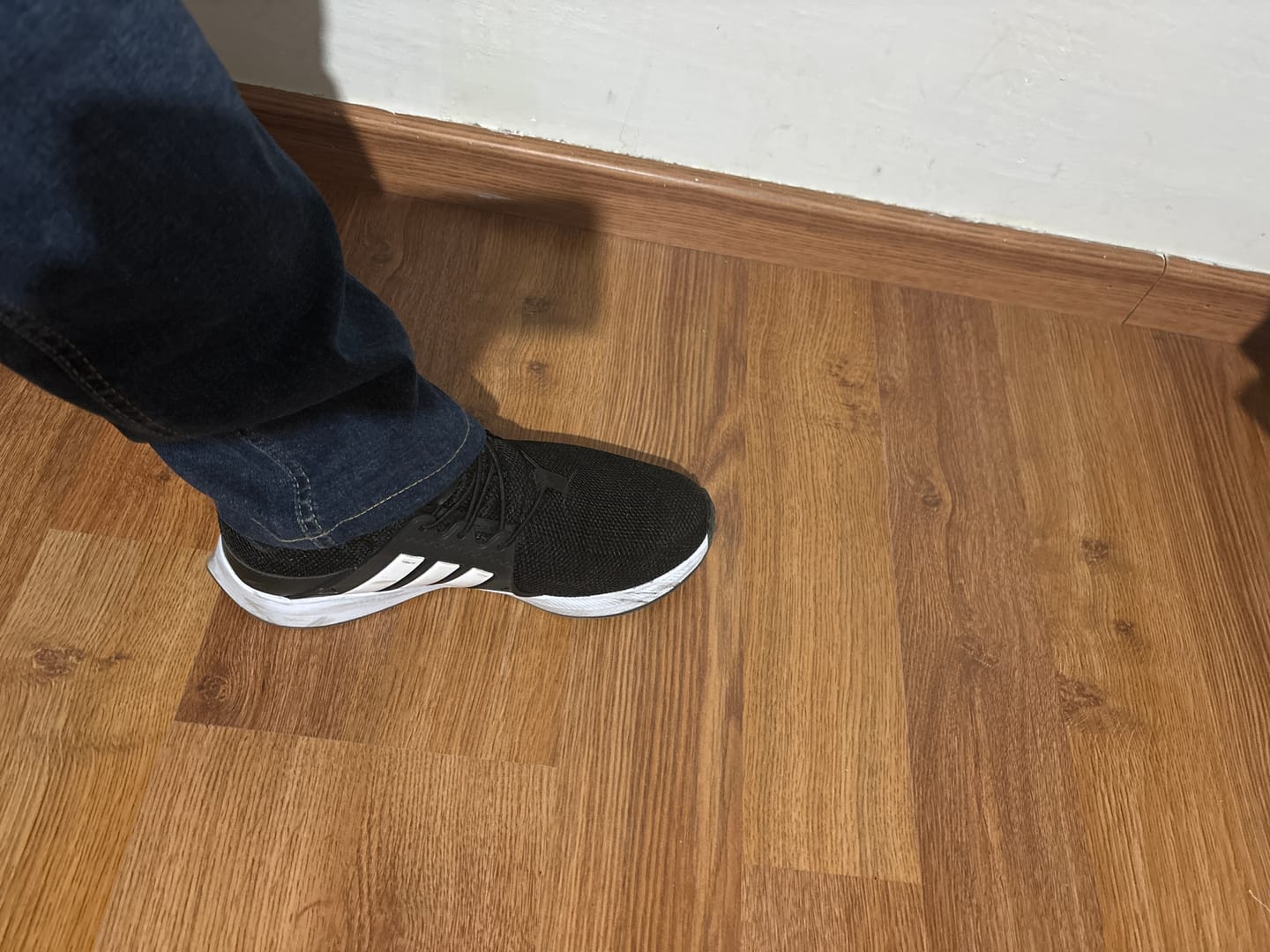 Customer photo review of Tenis 018 Negro Blanco
