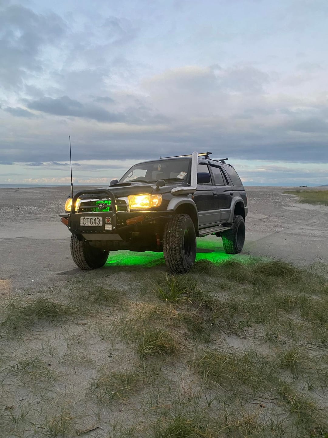 Customer photo review of Slimline Weathershield / Monsoon Guard Set l 3rd Gen 96 - 02