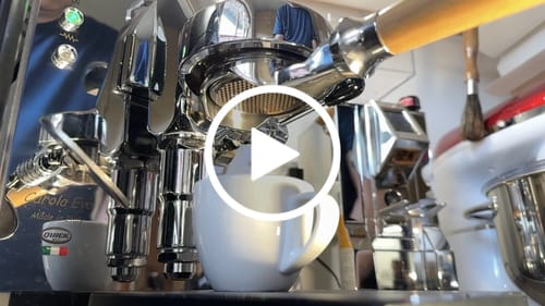 Customer video review of Italian Handle Bottomless Portafilter 51/54/58mm - MUVNA