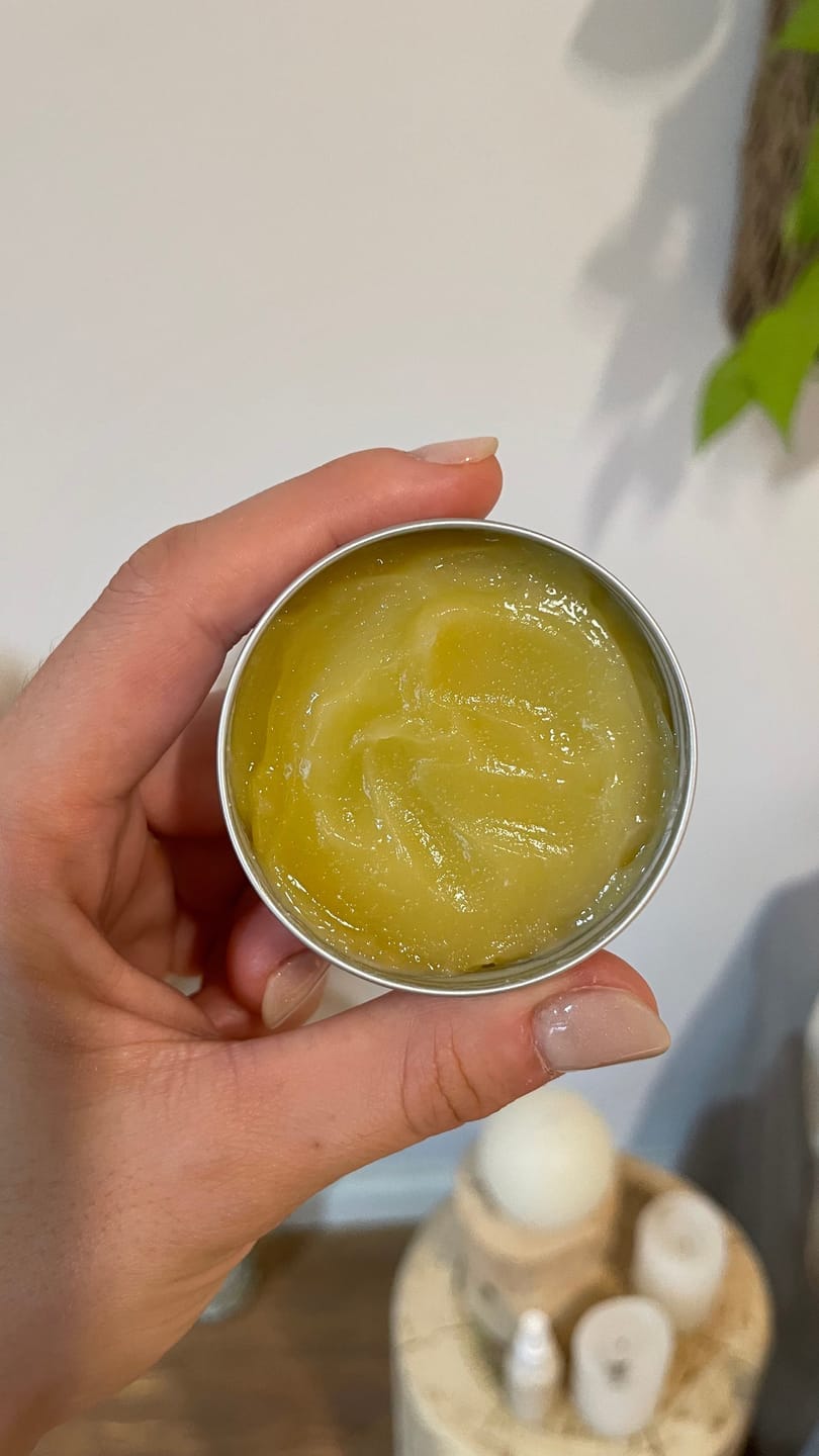 Customer photo review of Ultra-Fast Relief Balm for Dry, Itchy Skin – For Body & Face