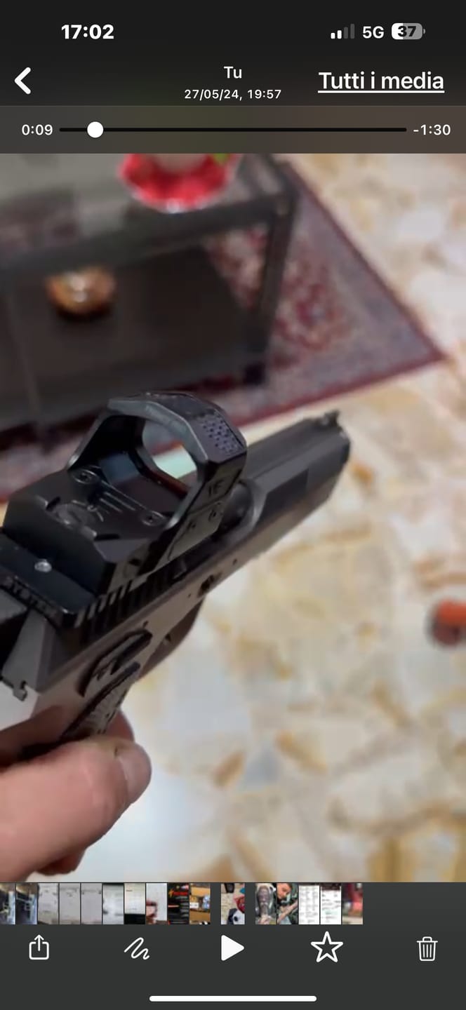 Customer photo review of Vector Optics SCRD-SM64 Frenzy-X 1x19x26 MRS GenII Solar Power Multi-Reticle