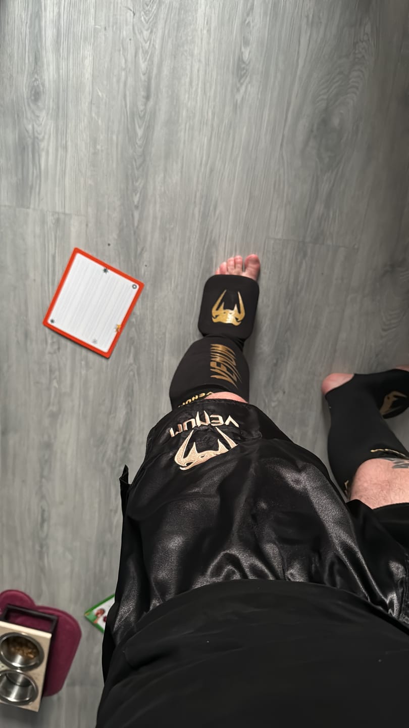 Customer photo review of Venum Scheenbeschermers Kickboks Kontact - Zwart/Goud