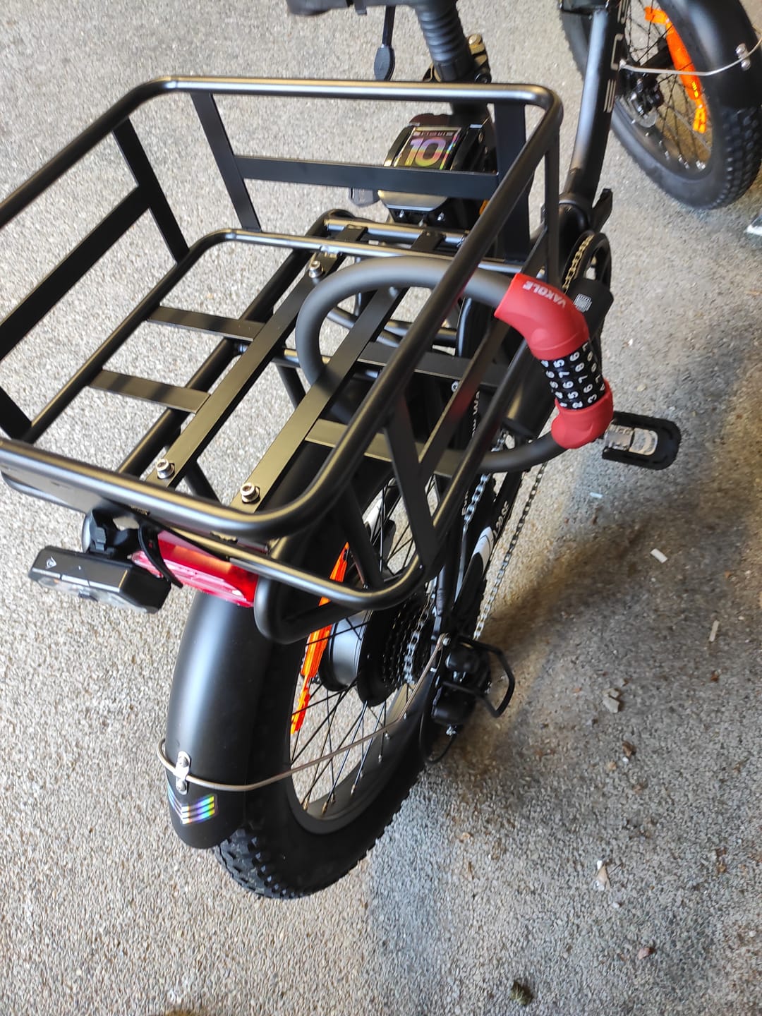 Customer photo review of Vakole Bike Lock Steel Five-digit Code Anti-theft 1.72CM Bold Cable Password Lock