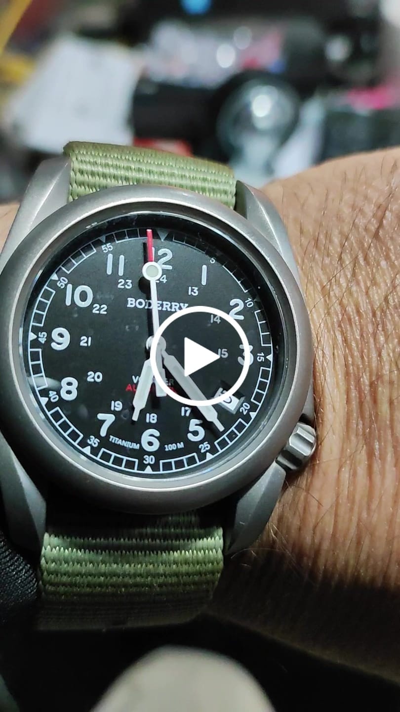 Customer video review of VOYAGER - 100M Waterproof Titanium Automatic Field Watch | Black/ArmyGreen